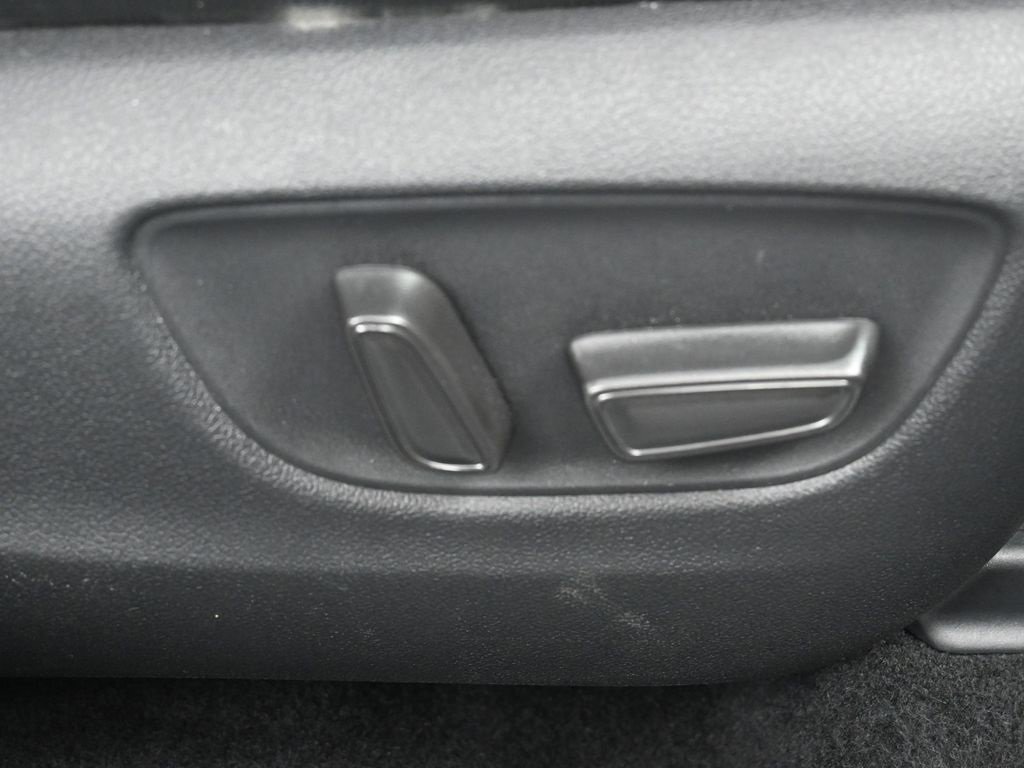 Used 2021 Toyota Highlander XLE image 36