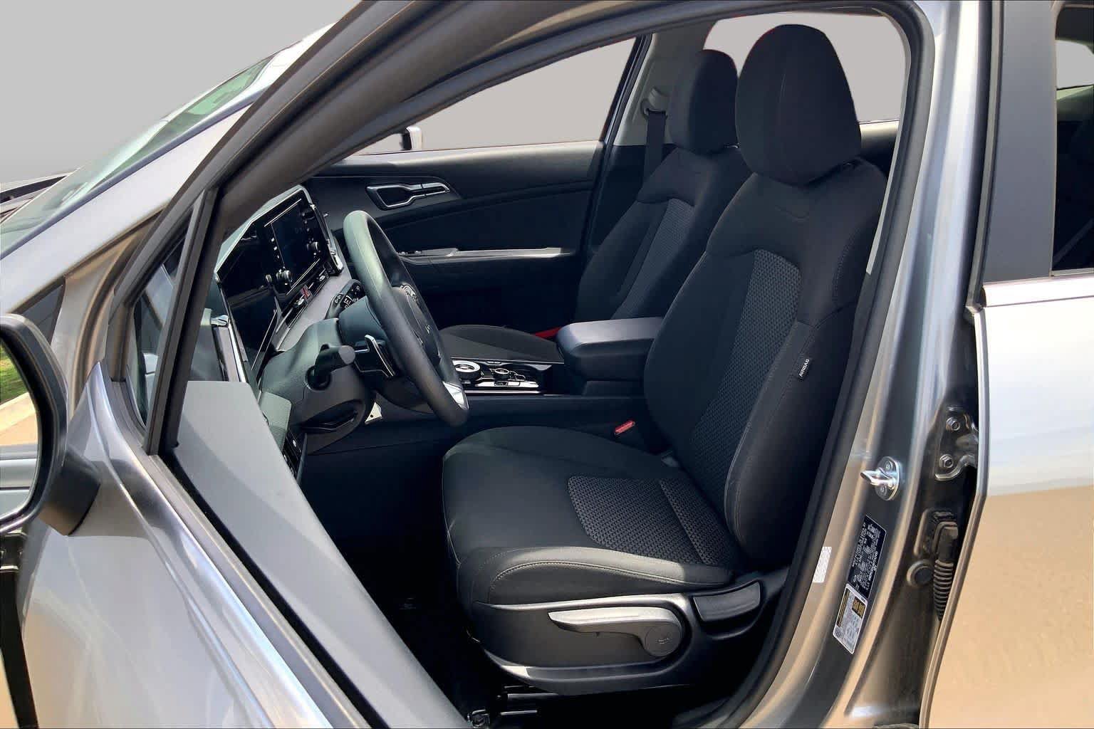 Certified 2024 Kia Sportage LX FWD image 8