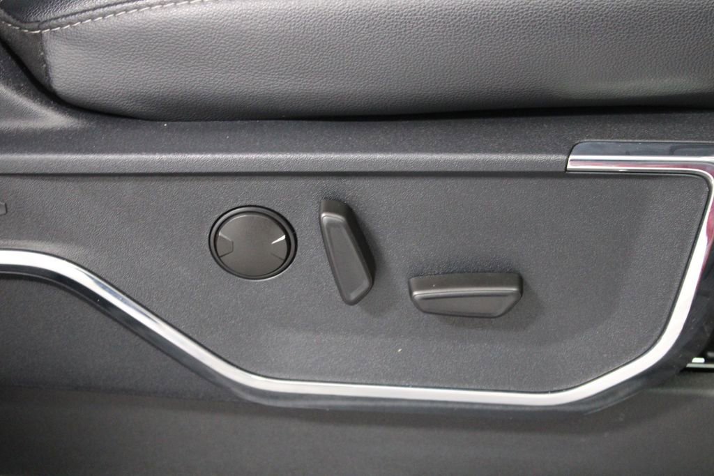 Used 2023 Ford F150 Lariat w/ Max Trailer Tow Package image 28