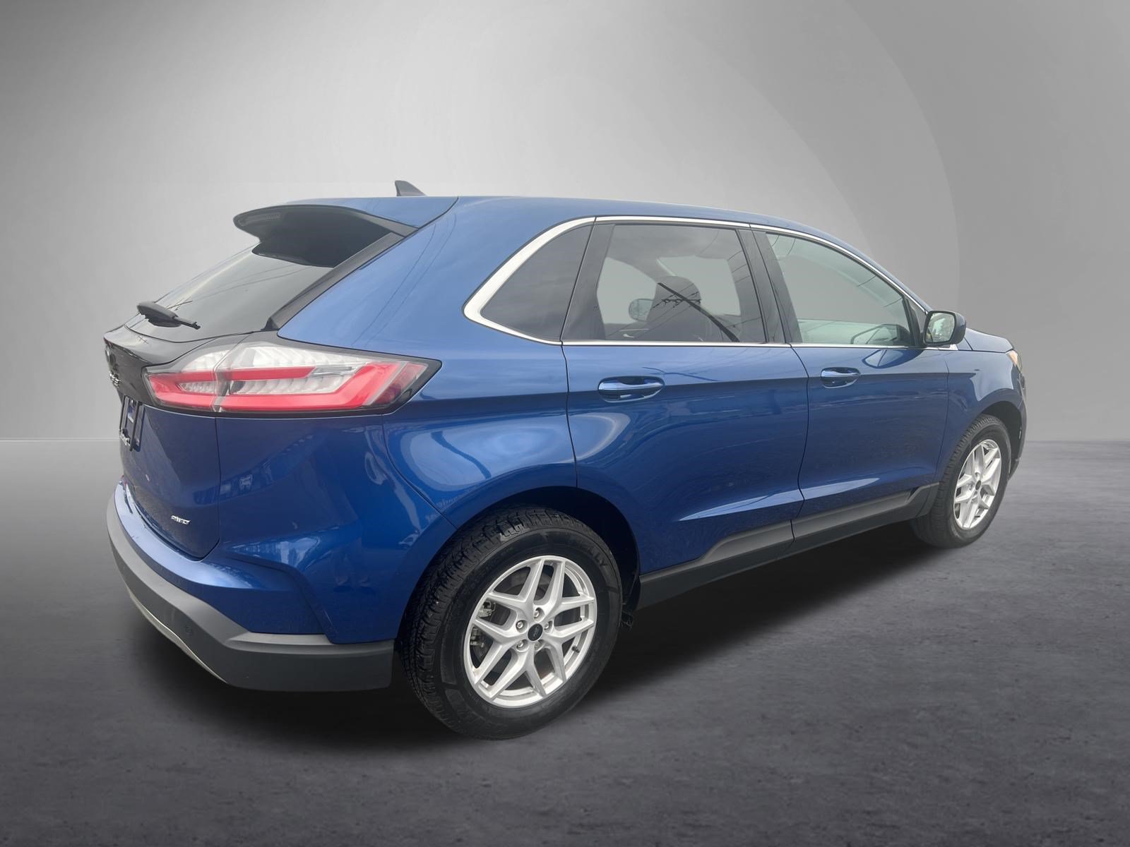 Used 2024 Ford Edge SEL AWD/4WD image 3