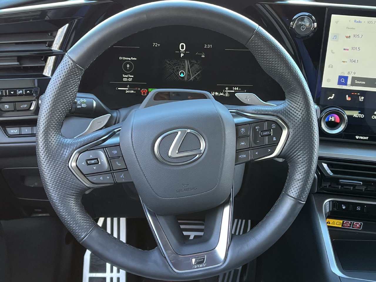 Used 2025 Lexus TX 500h AWD w/ Technology Package image 11