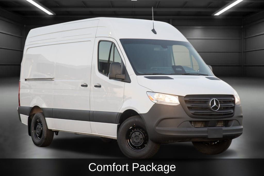 Used 2025 Mercedes-Benz Sprinter 2500 image 3