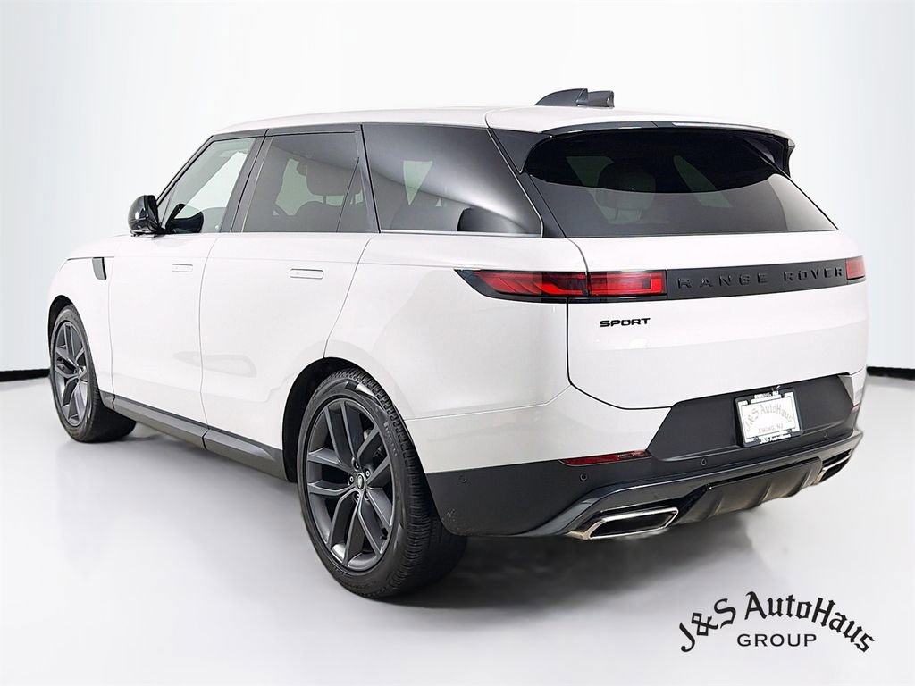 Used 2024 Land Rover Range Rover Sport SE AWD/4WD image 5