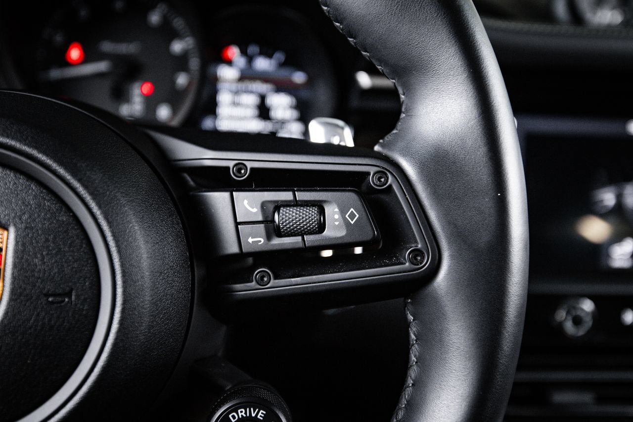 Certified 2023 Porsche Macan Turbo AWD/4WD image 16