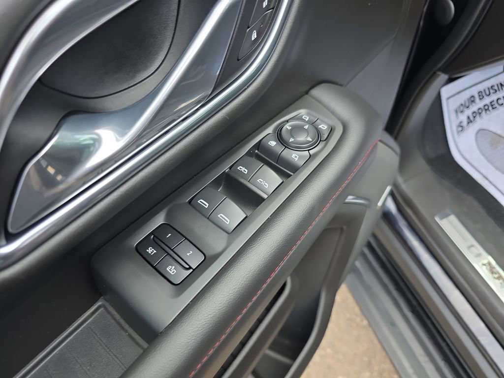 Used 2021 Chevrolet Tahoe RST w/ Luxury Package AWD/4WD image 11