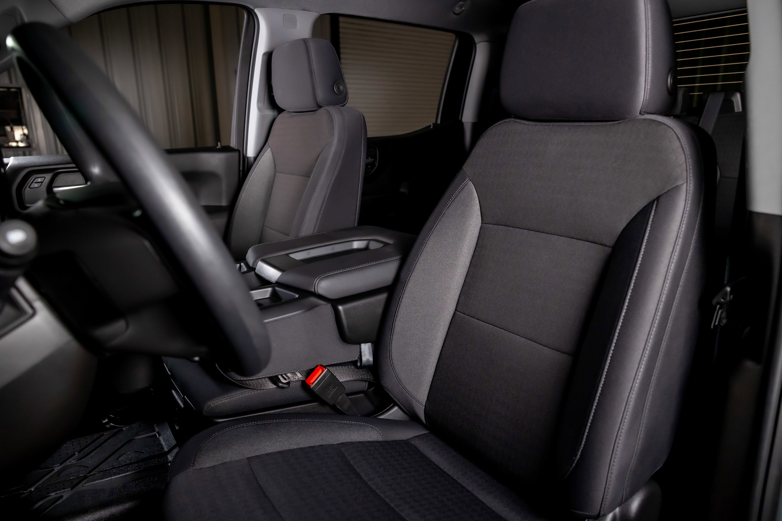 Used 2025 Chevrolet Silverado 1500 Custom image 4