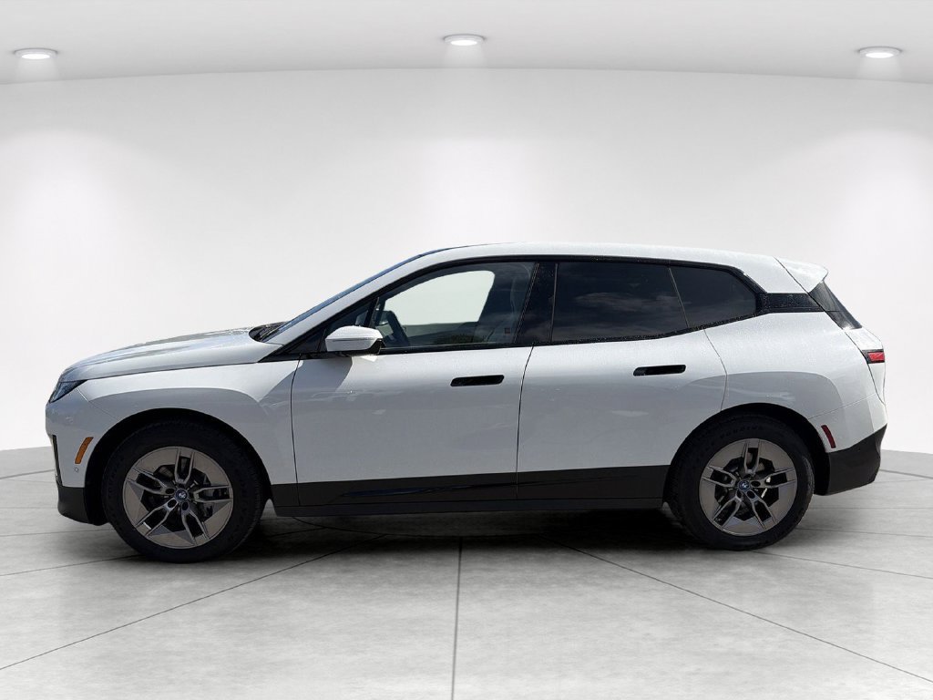 Used 2023 BMW iX xDrive50 AWD/4WD image 7