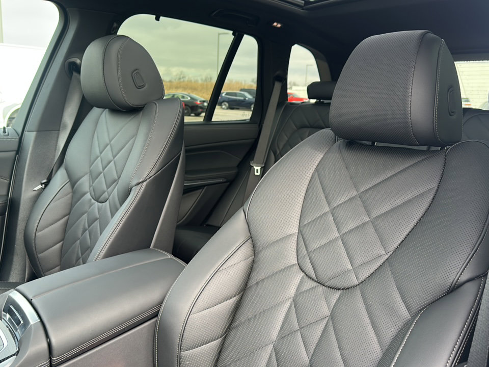 New 2026 BMW X5 xDrive40i w/ M Sport Package AWD/4WD image 11