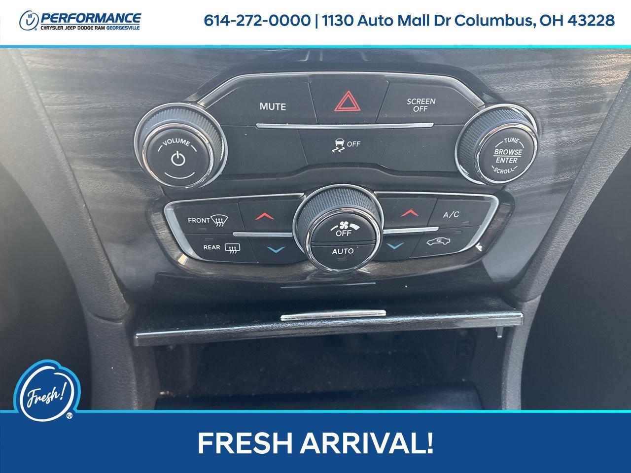 Used 2019 Chrysler 300 Touring L w/ Quick Order Package 22F image 23