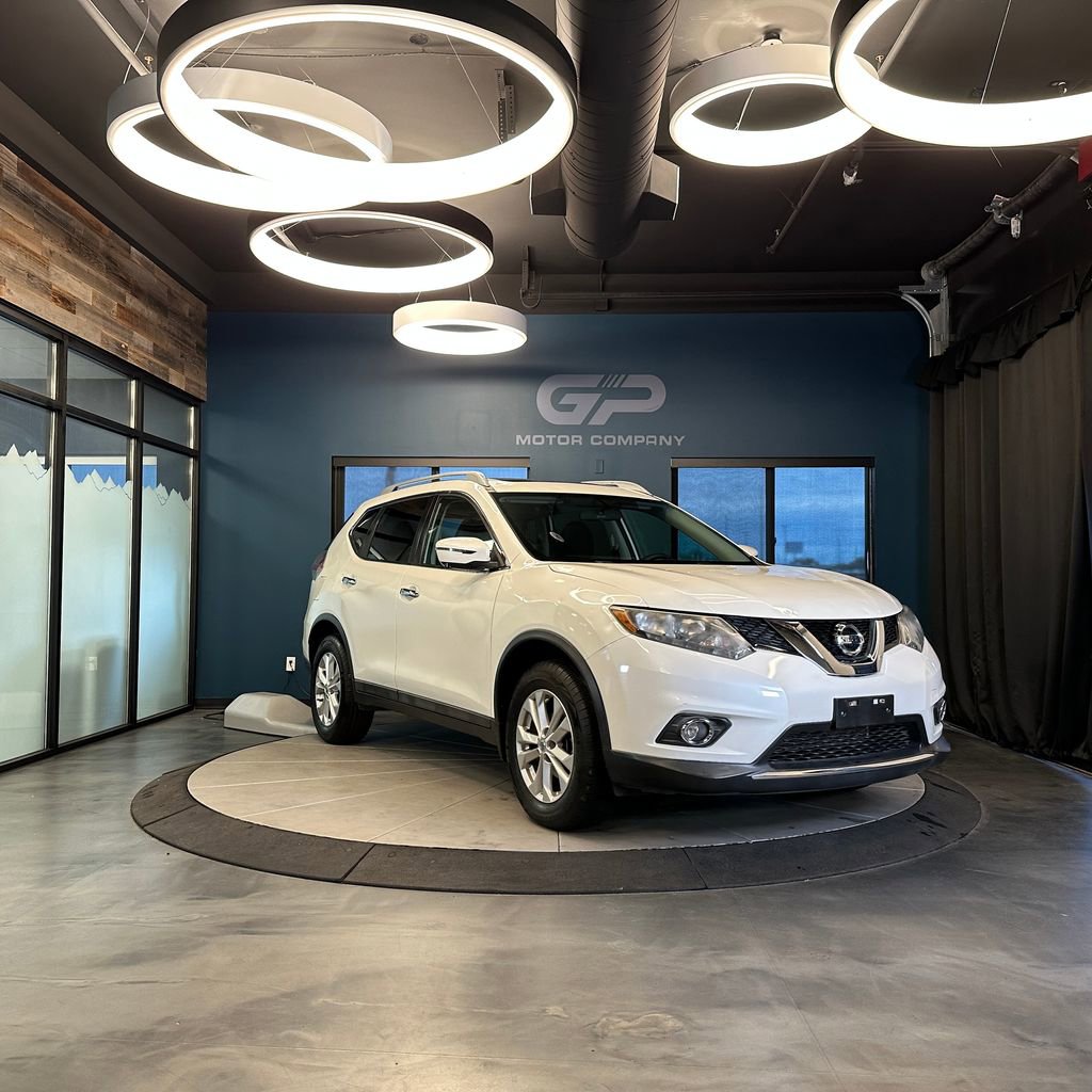 Used 2016 Nissan Rogue SV w/ SV Premium Package