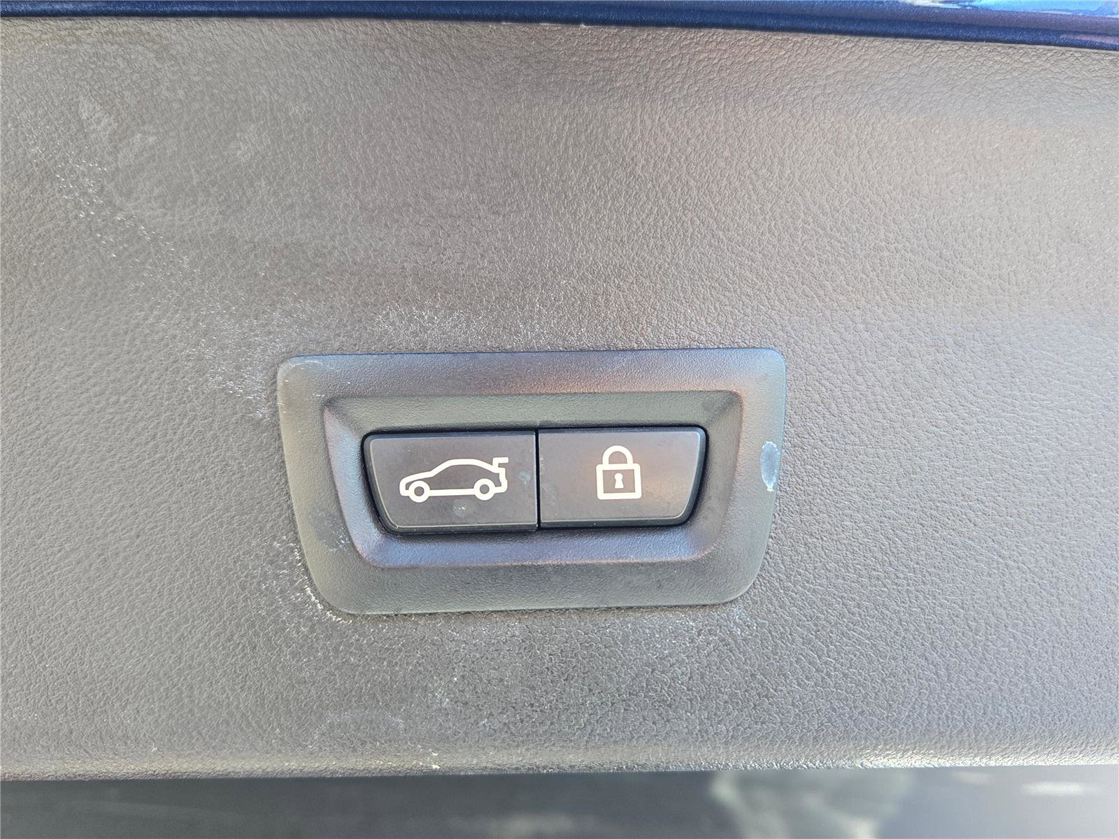 Used 2019 BMW X4 M40i w/ Premium Package image 18