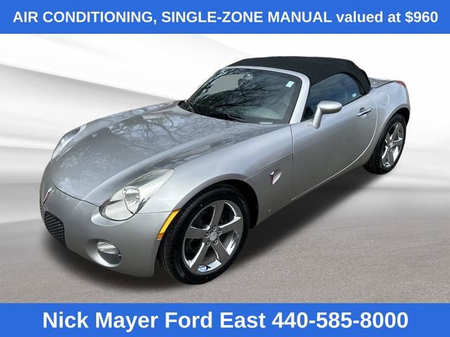 Used 2007 Pontiac Solstice Convertible w/ Premium Package RWD image 3