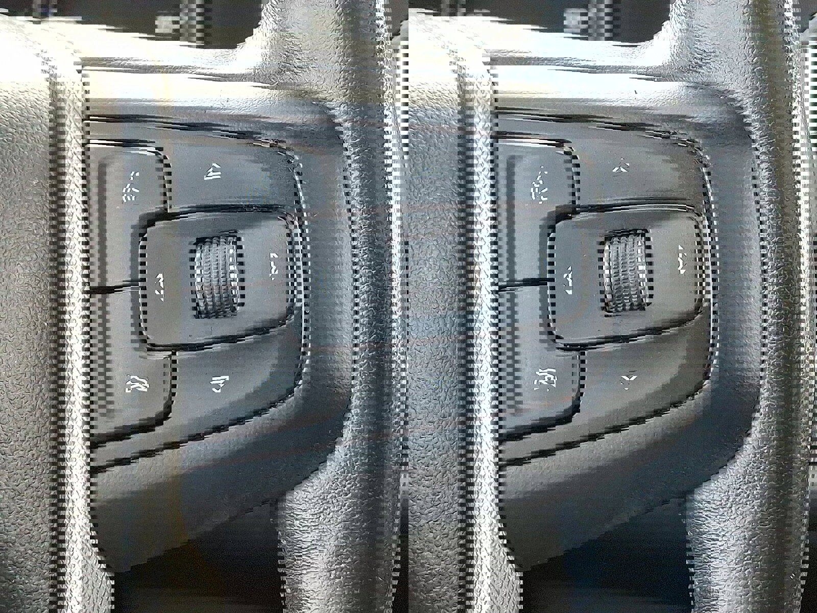 Certified 2021 GMC Yukon XL Denali image 18