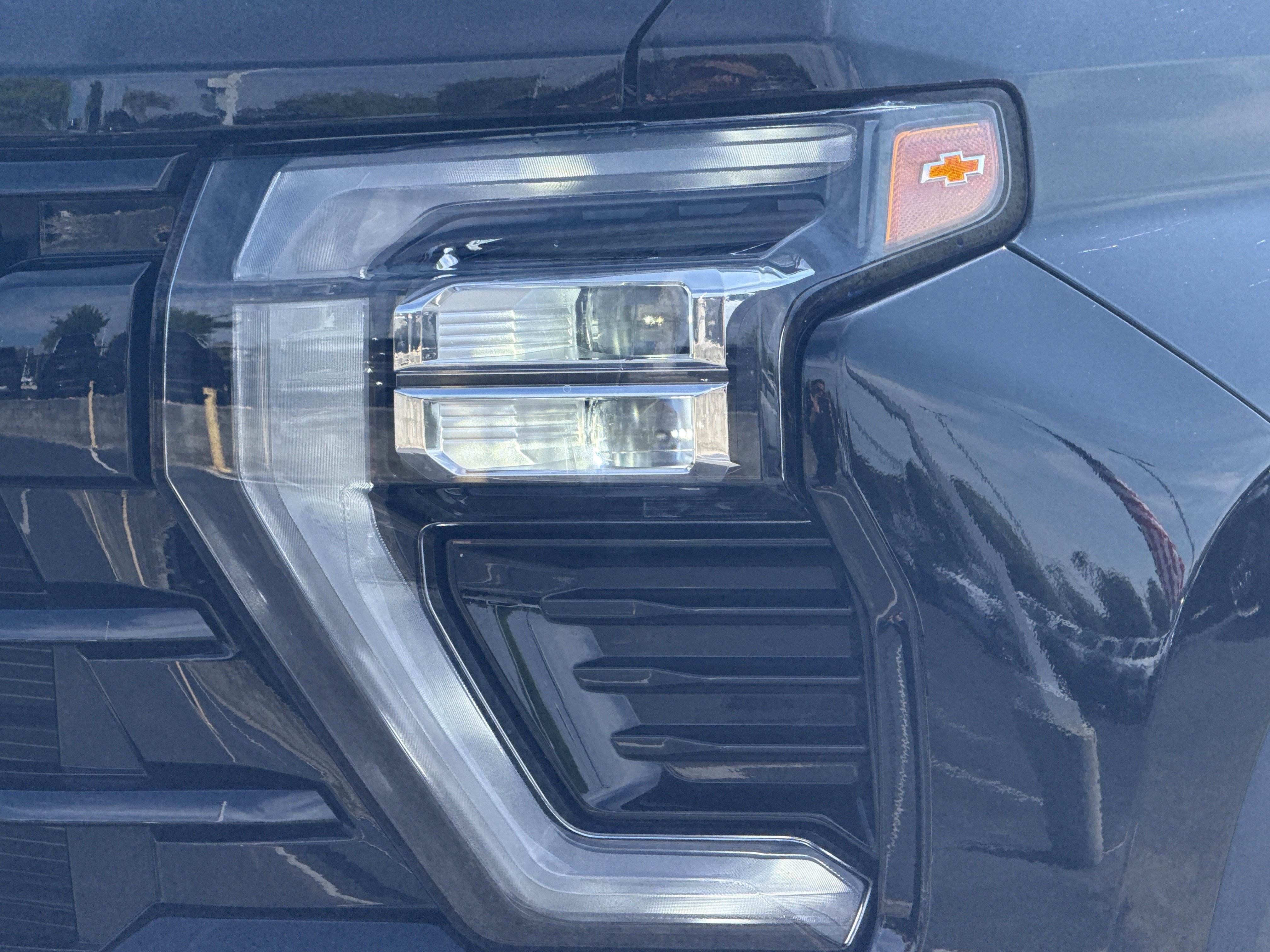 Used 2024 Chevrolet Silverado 2500 LT w/ Midnight Edition AWD/4WD image 6