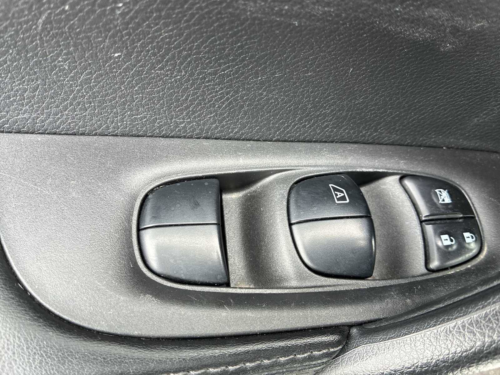 Used 2021 Nissan Rogue Sport S AWD/4WD image 15