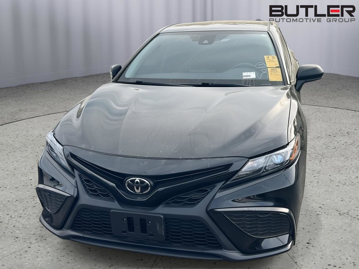 Used 2021 Toyota Camry SE image 3