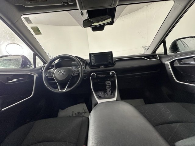 Used 2021 Toyota RAV4 XLE image 17