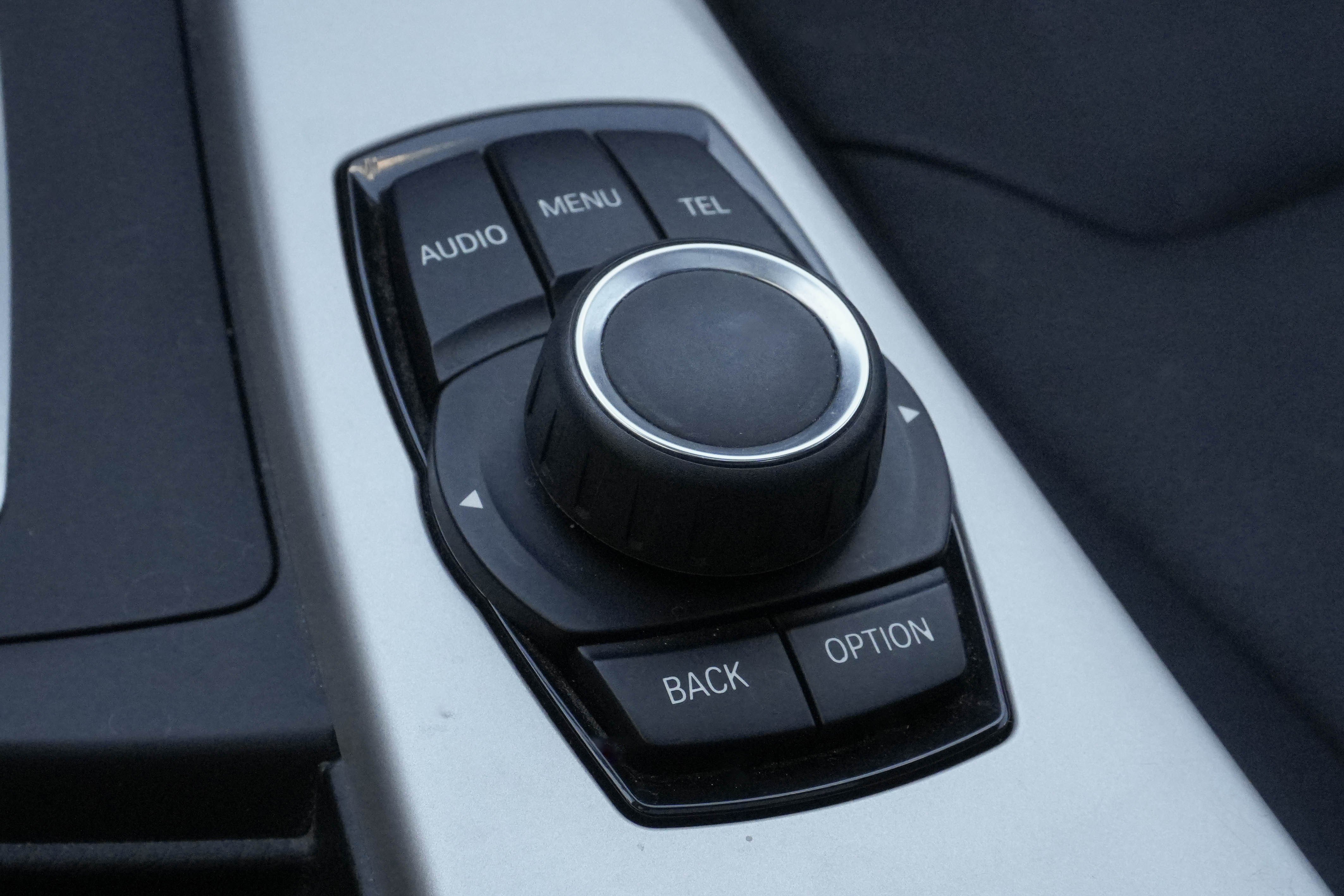 Used 2014 BMW 320i Sedan image 30