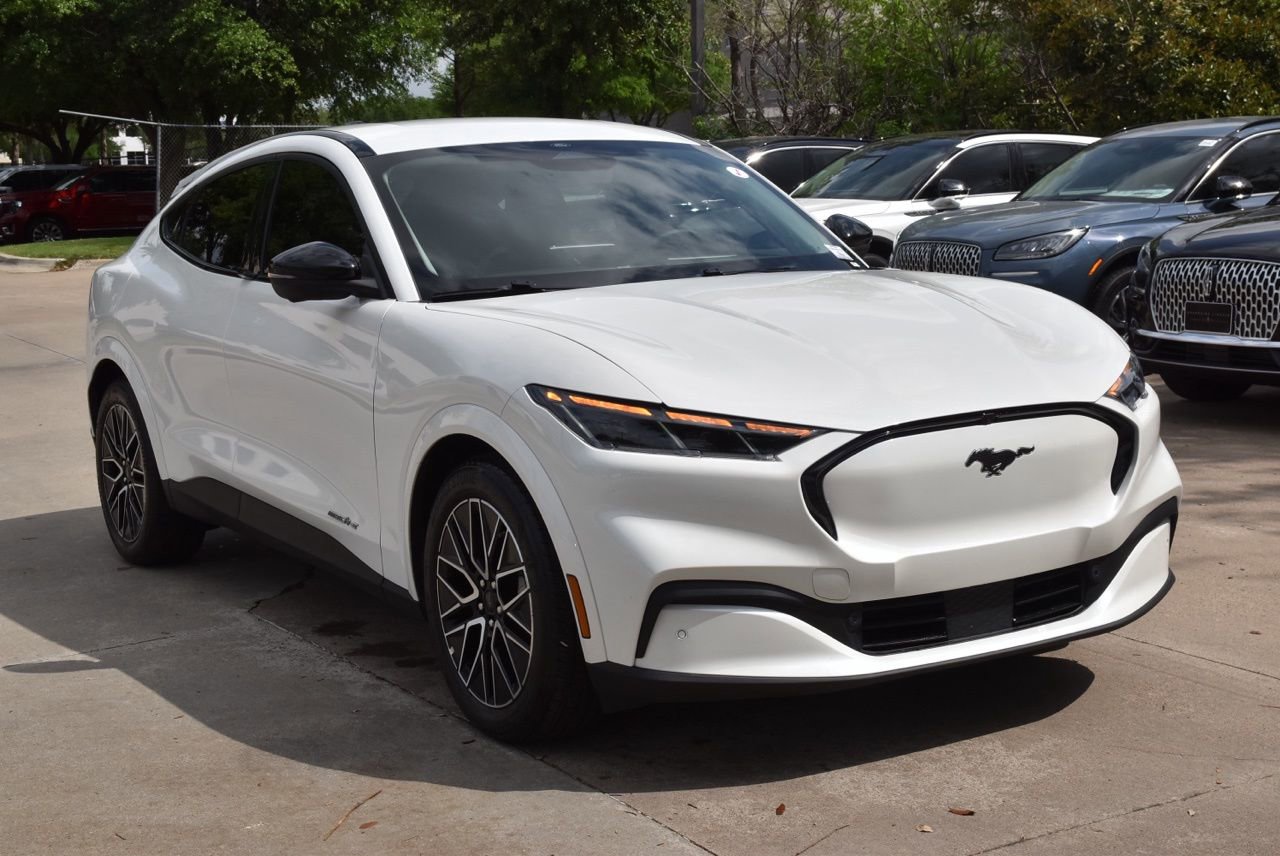 Certified 2025 Ford Mustang Mach-E Premium image 4