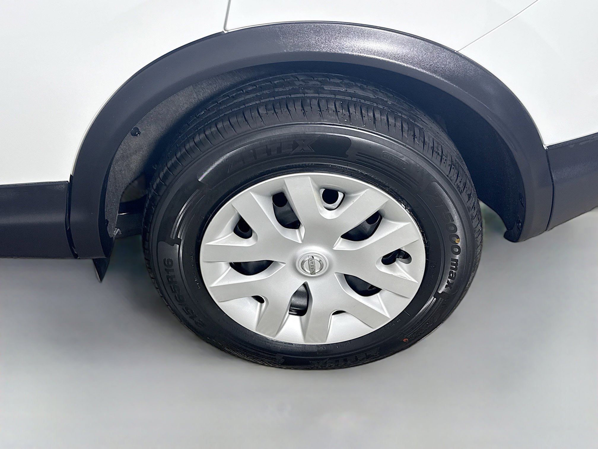 Used 2019 Nissan Rogue Sport S image 35