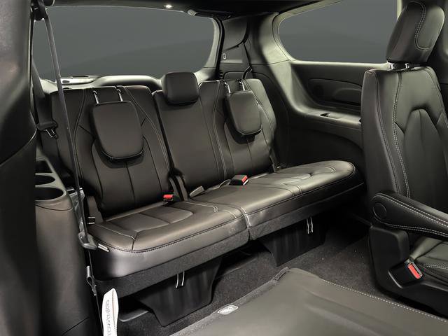 New 2026 Chrysler Pacifica Select image 33