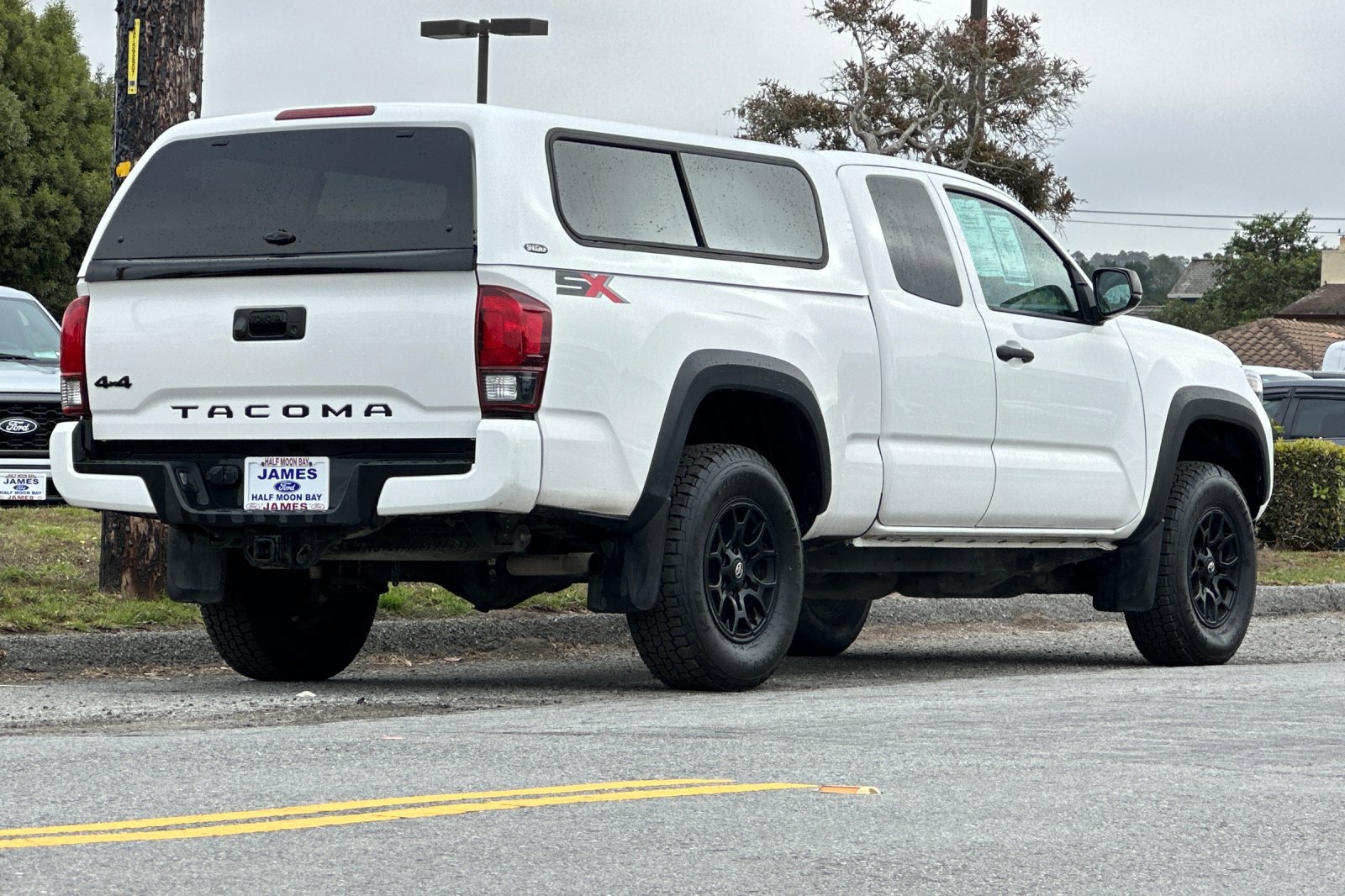 Used 2022 Toyota Tacoma SR image 5