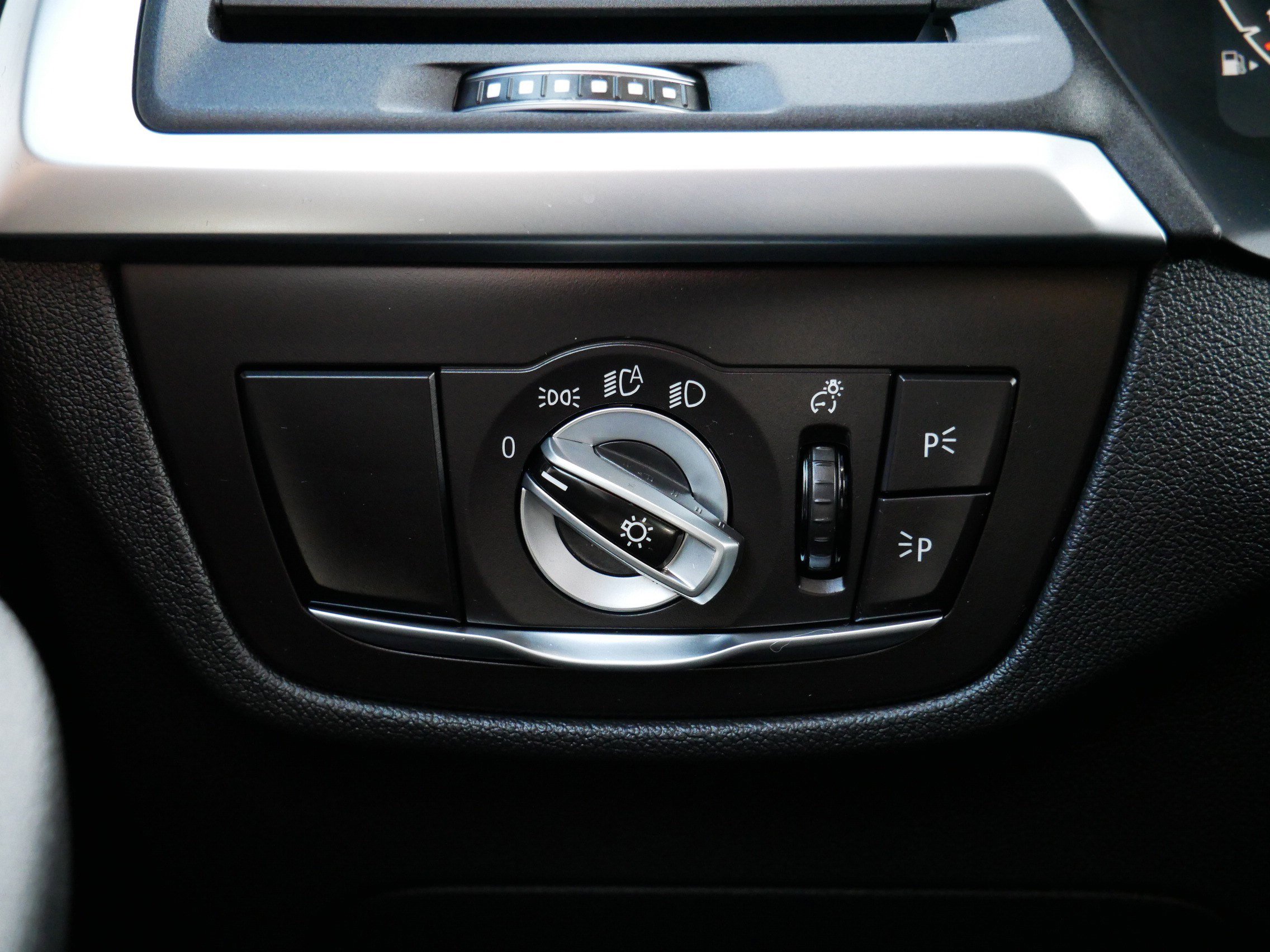 Used 2024 BMW X3 xDrive30i w/ Premium Package w/ZPA image 26