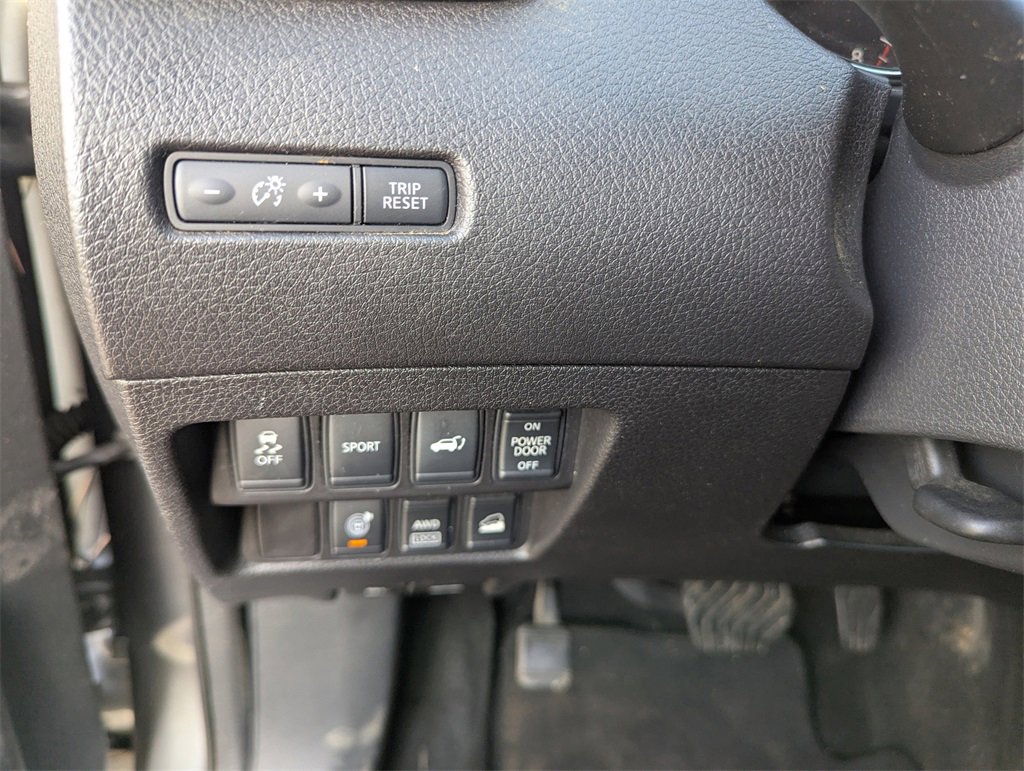 Used 2014 Nissan Rogue SV w/ SV Premium Package image 25