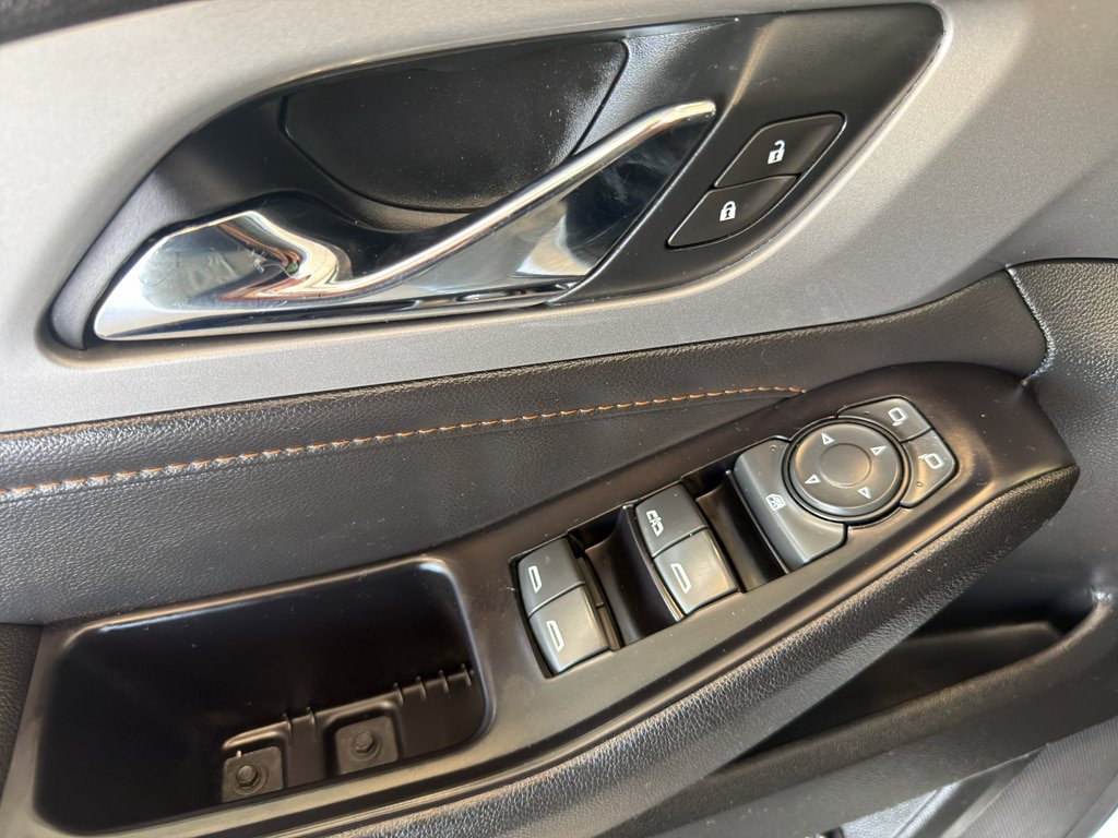 Used 2020 Chevrolet Traverse LT FWD image 9