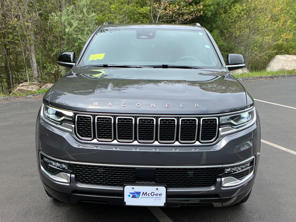 Used 2025 Jeep Wagoneer 4WD w/ Premium Group I image 8