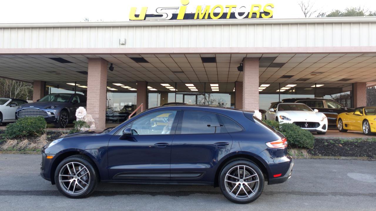 Used 2022 Porsche Macan w/ Premium Package AWD/4WD image 4