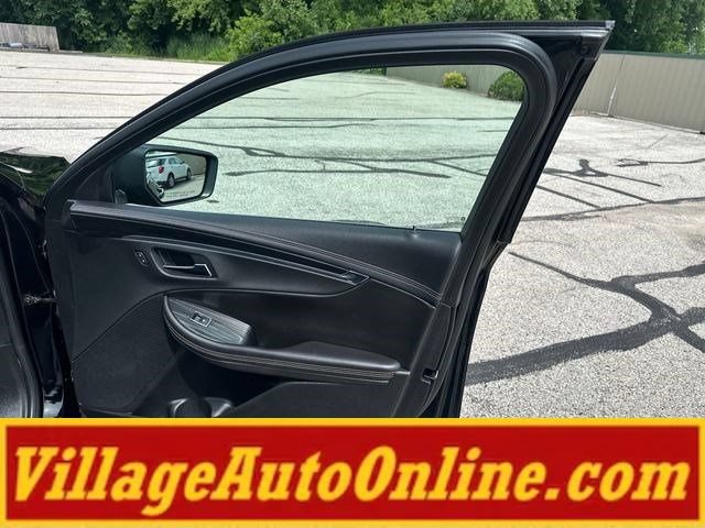 Used 2017 Chevrolet Impala LT FWD image 38