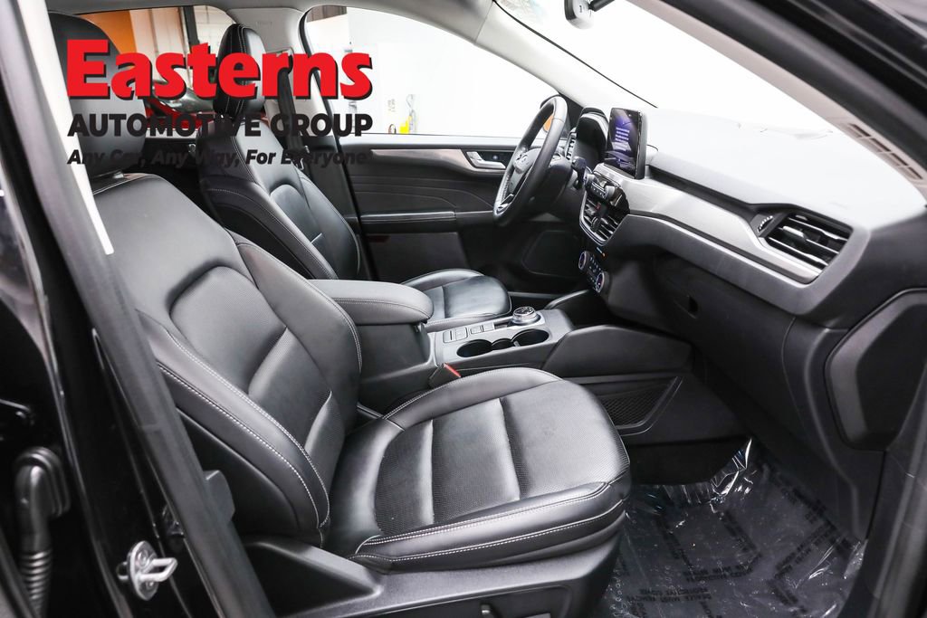 Used 2021 Ford Escape Titanium image 27