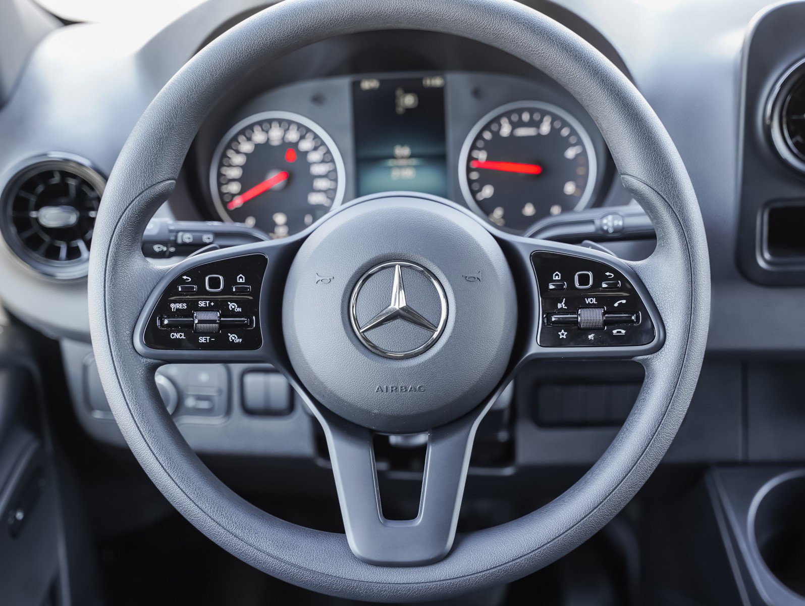 Used 2024 Mercedes-Benz Sprinter 2500 image 17