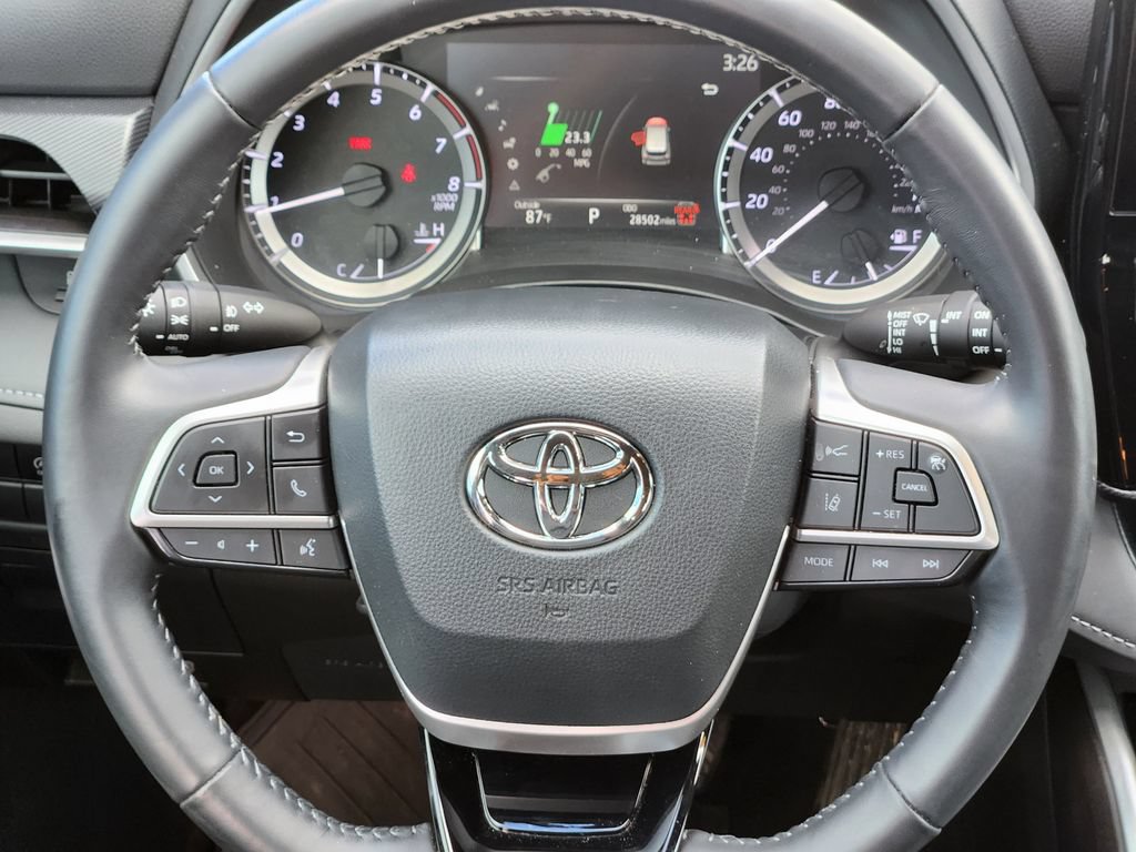 Used 2024 Toyota Highlander XSE AWD/4WD image 17