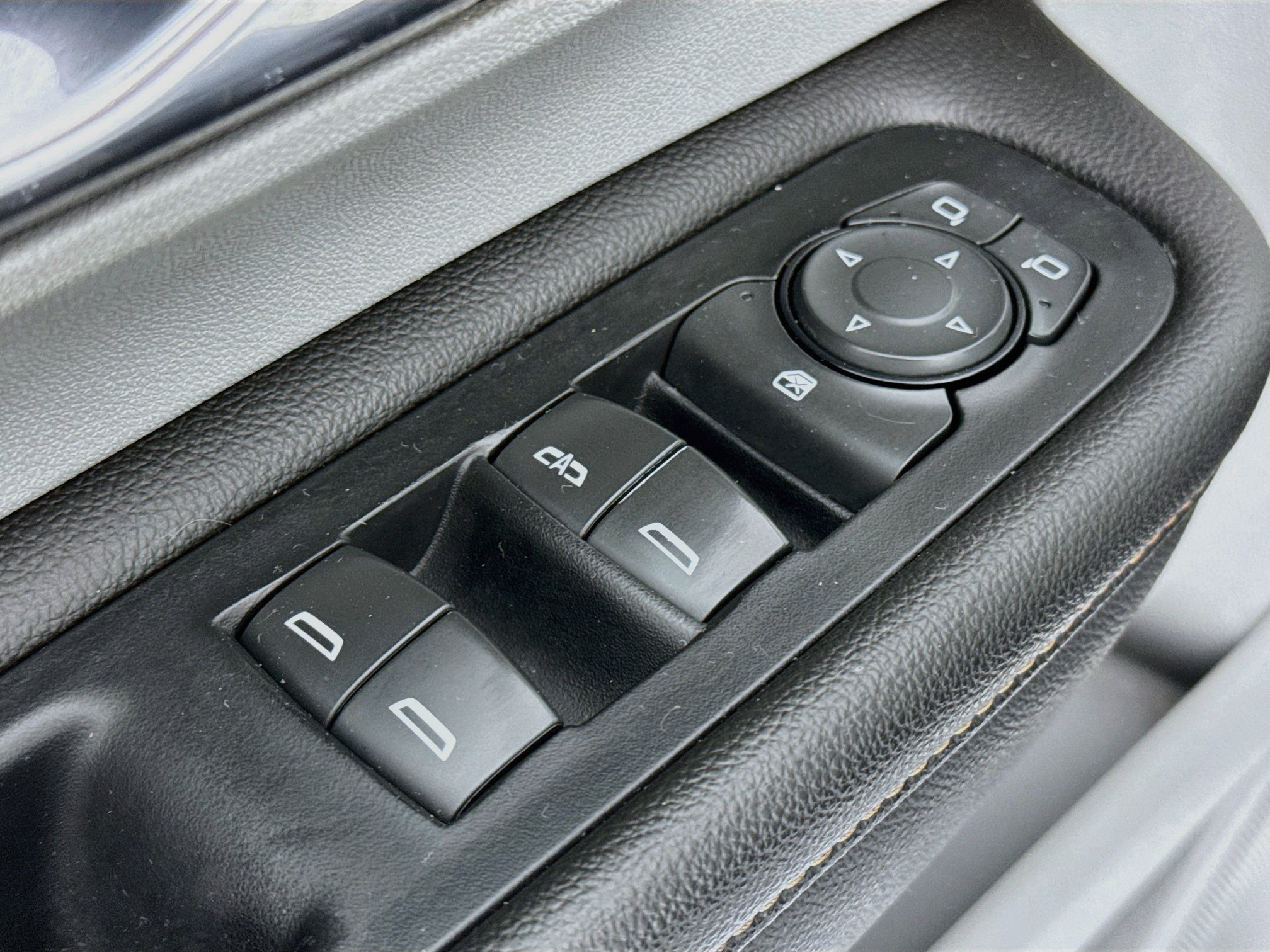 Used 2020 GMC Terrain SLE w/ Driver Convenience Package AWD/4WD image 17