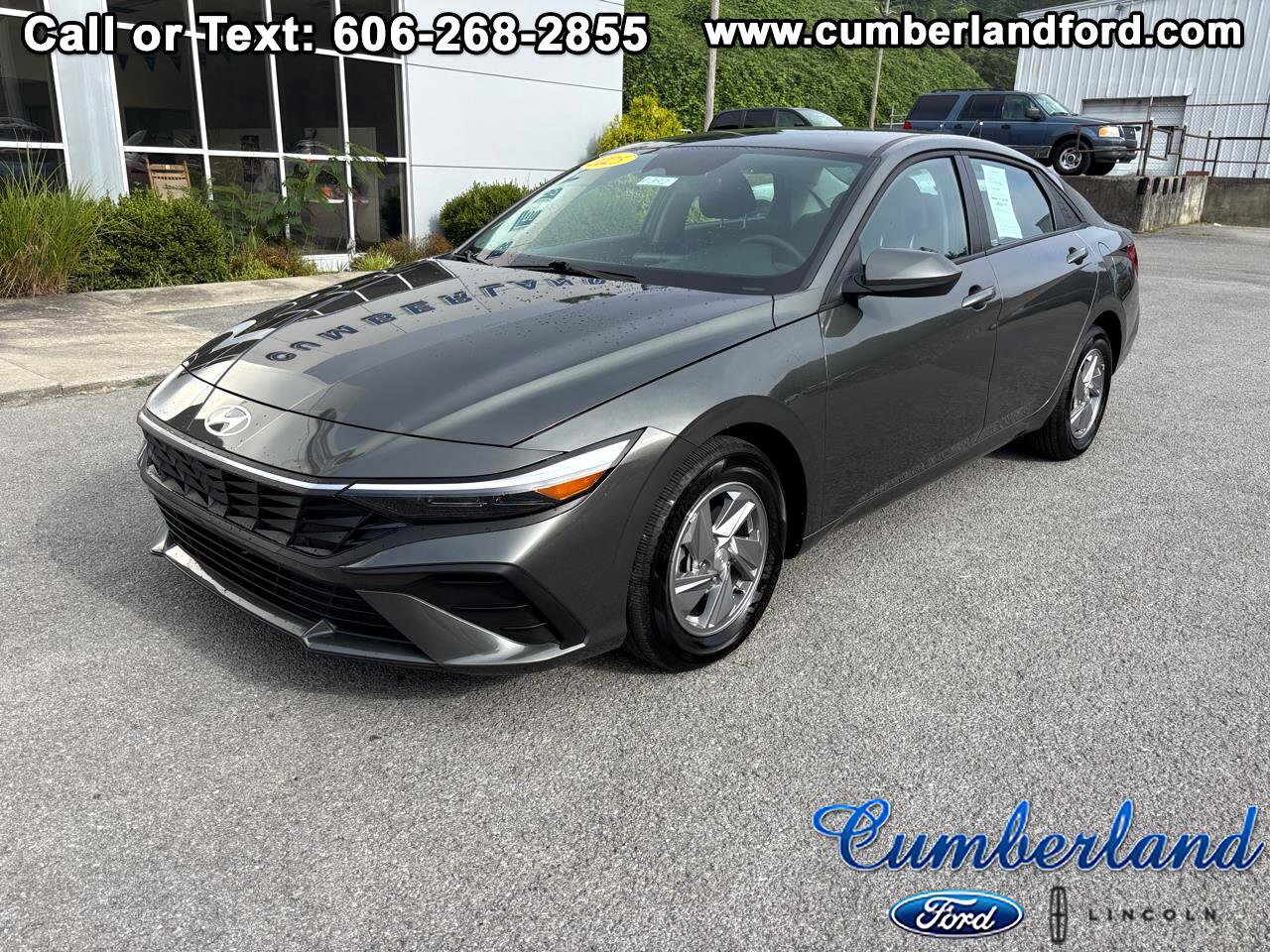 Used 2025 Hyundai Elantra SE image 1