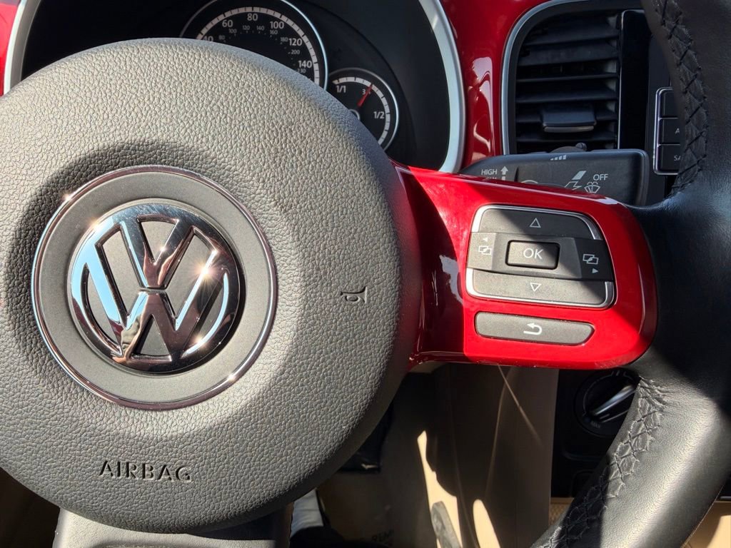 Used 2013 Volkswagen Beetle TDI image 16