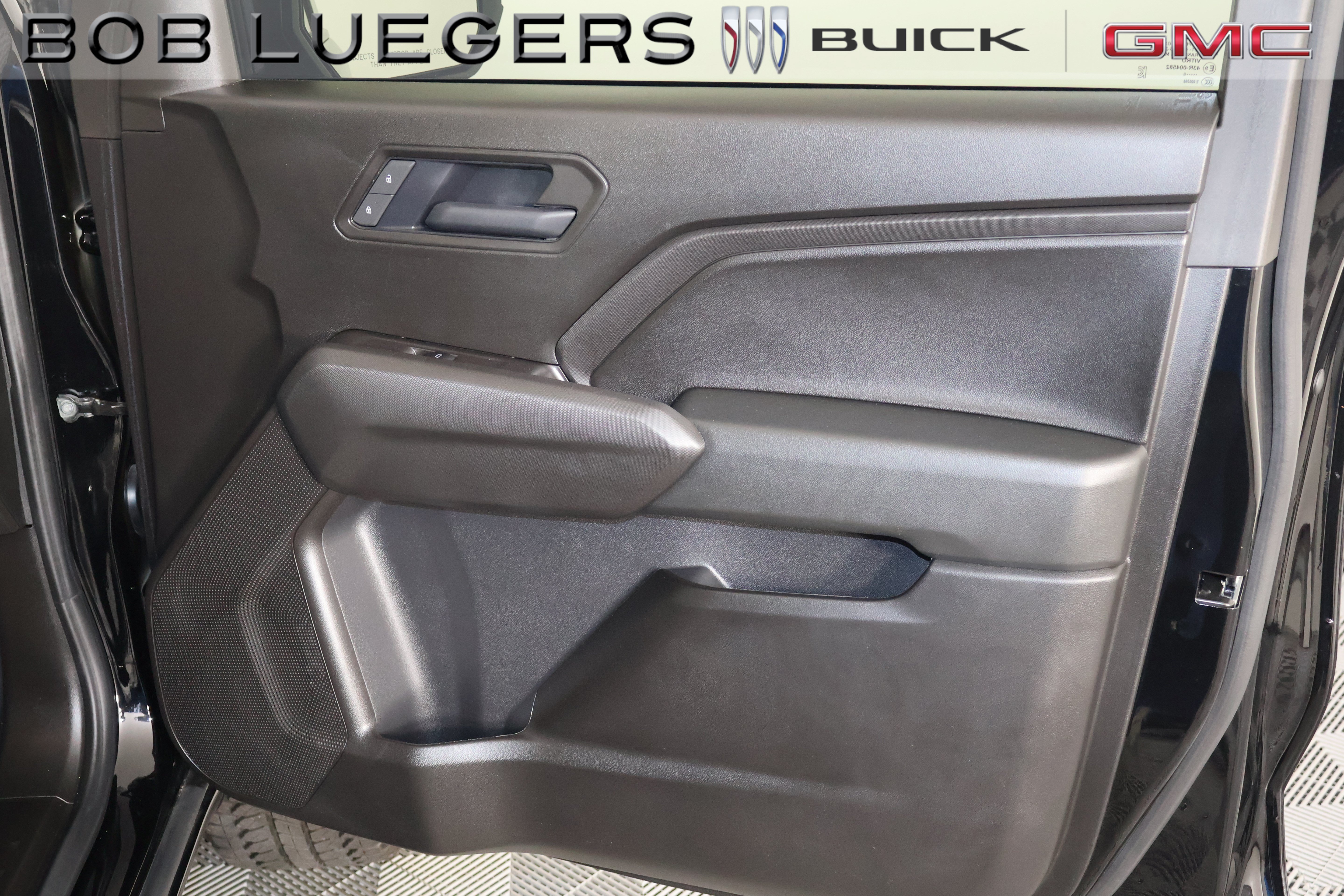 Certified 2025 Chevrolet Colorado Trail Boss AWD/4WD image 17