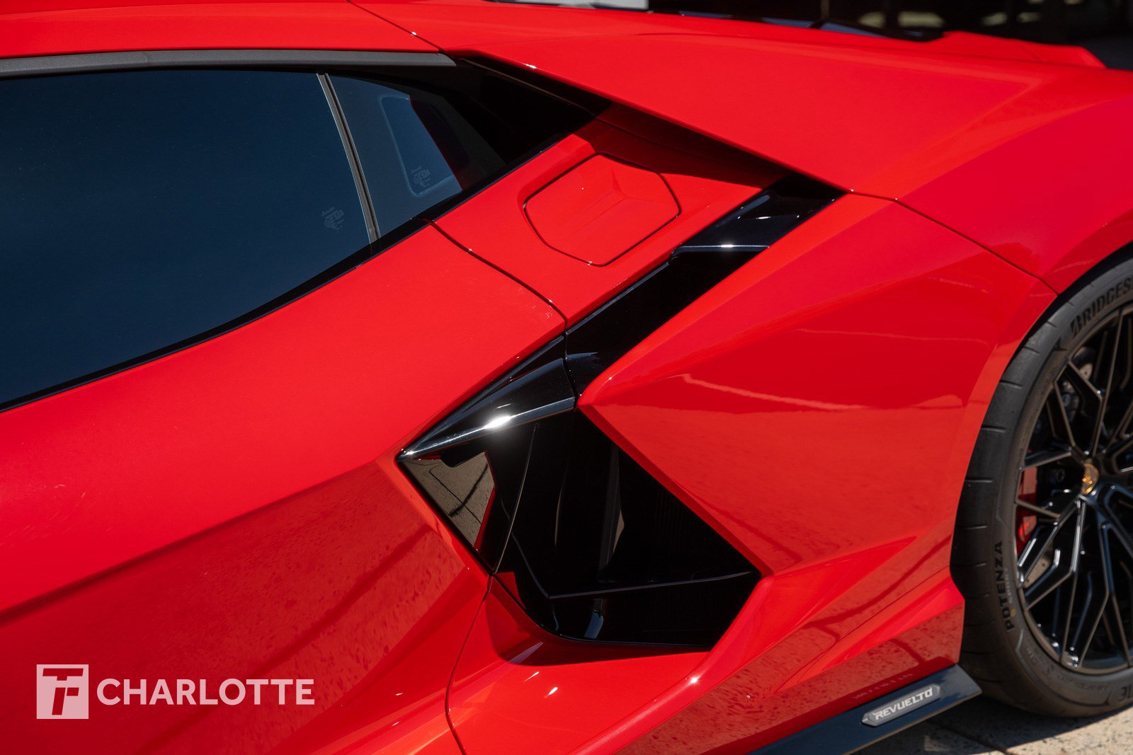 Used 2024 Lamborghini Revuelto AWD/4WD image 9