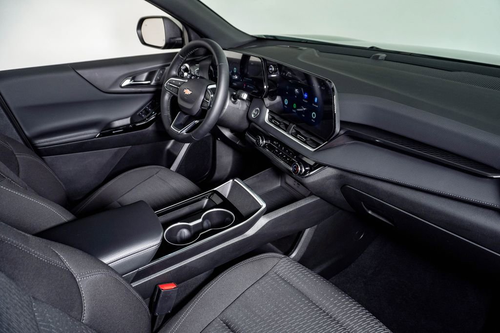Used 2025 Chevrolet Equinox LT w/ Safety and Technology Package FWD image 13