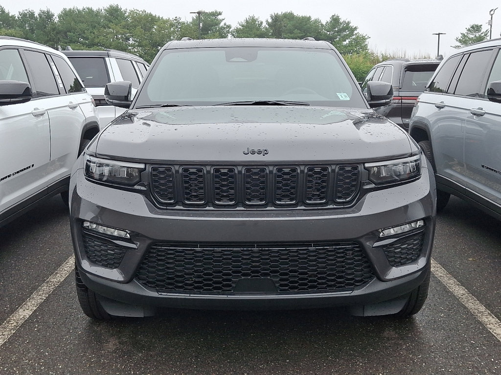 New 2025 Jeep Grand Cherokee Limited AWD/4WD image 2