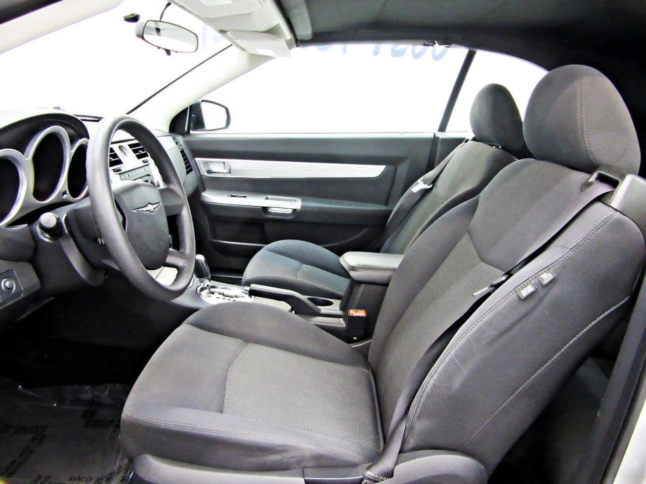 Used 2009 Chrysler Sebring Touring image 8