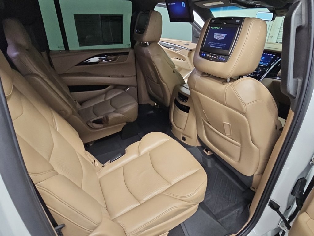 Used 2019 Cadillac Escalade ESV Platinum RWD image 43