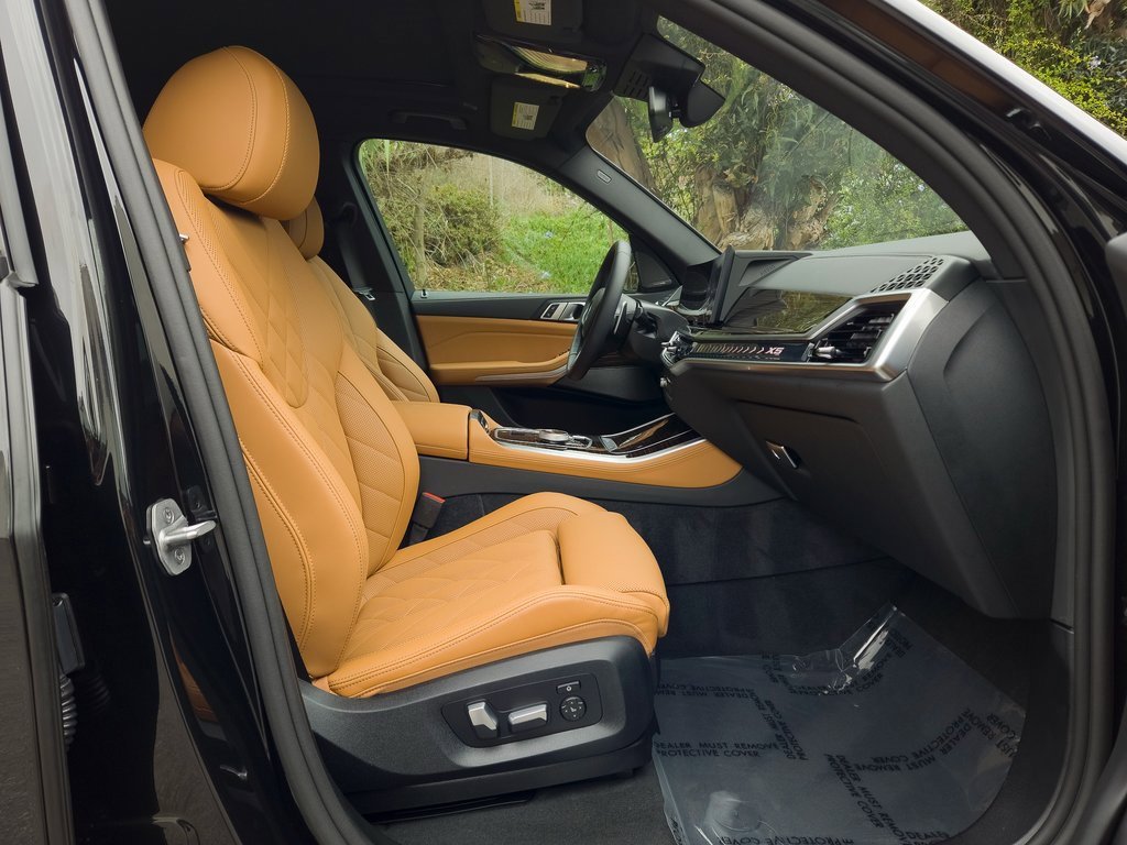 Used 2025 BMW X5 sDrive40i w/ Executive Package image 24