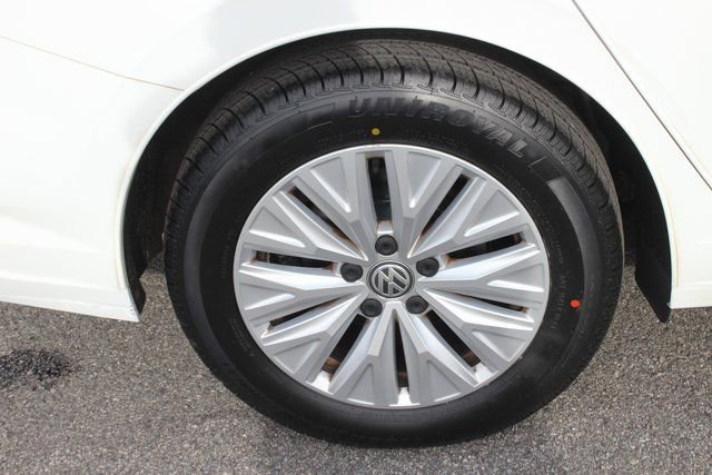 Used 2019 Volkswagen Jetta S w/ Driver Assistance Package image 32