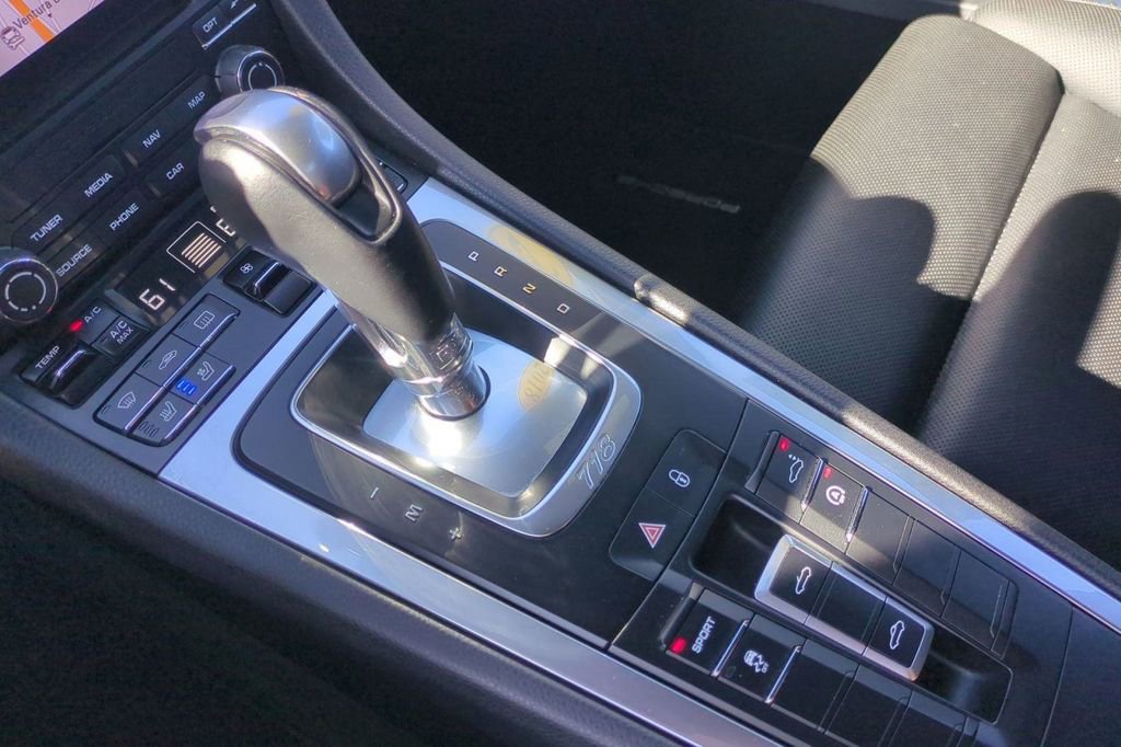 Used 2018 Porsche 718 Boxster image 11