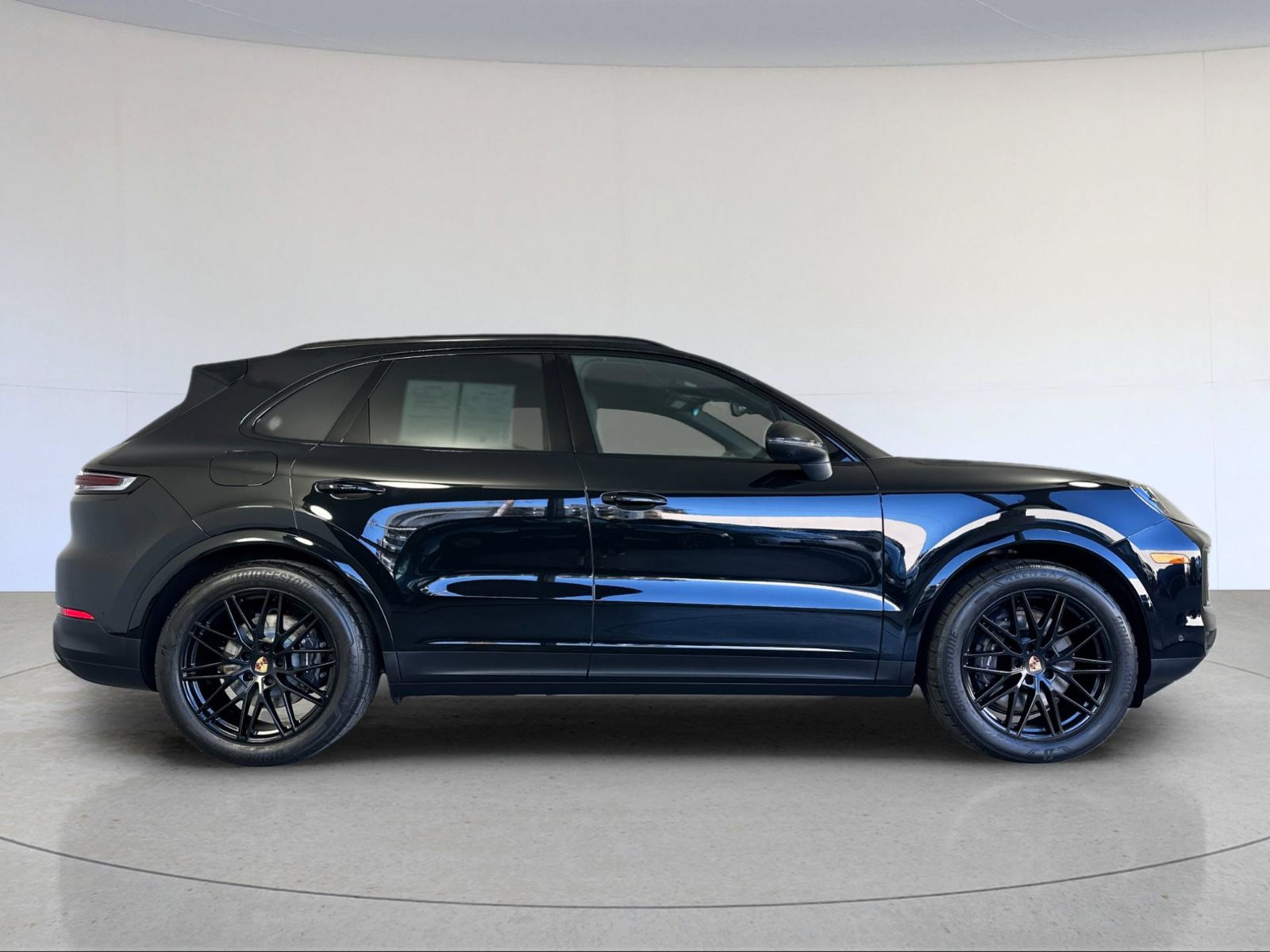 Certified 2025 Porsche Cayenne AWD/4WD image 9