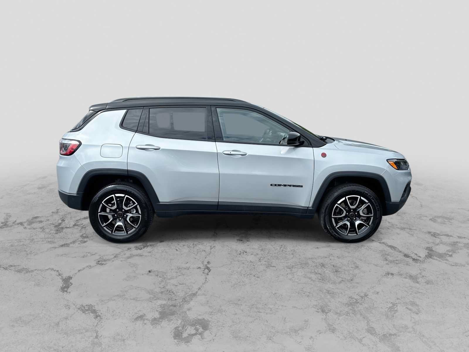 Certified 2025 Jeep Compass Trailhawk AWD/4WD image 9