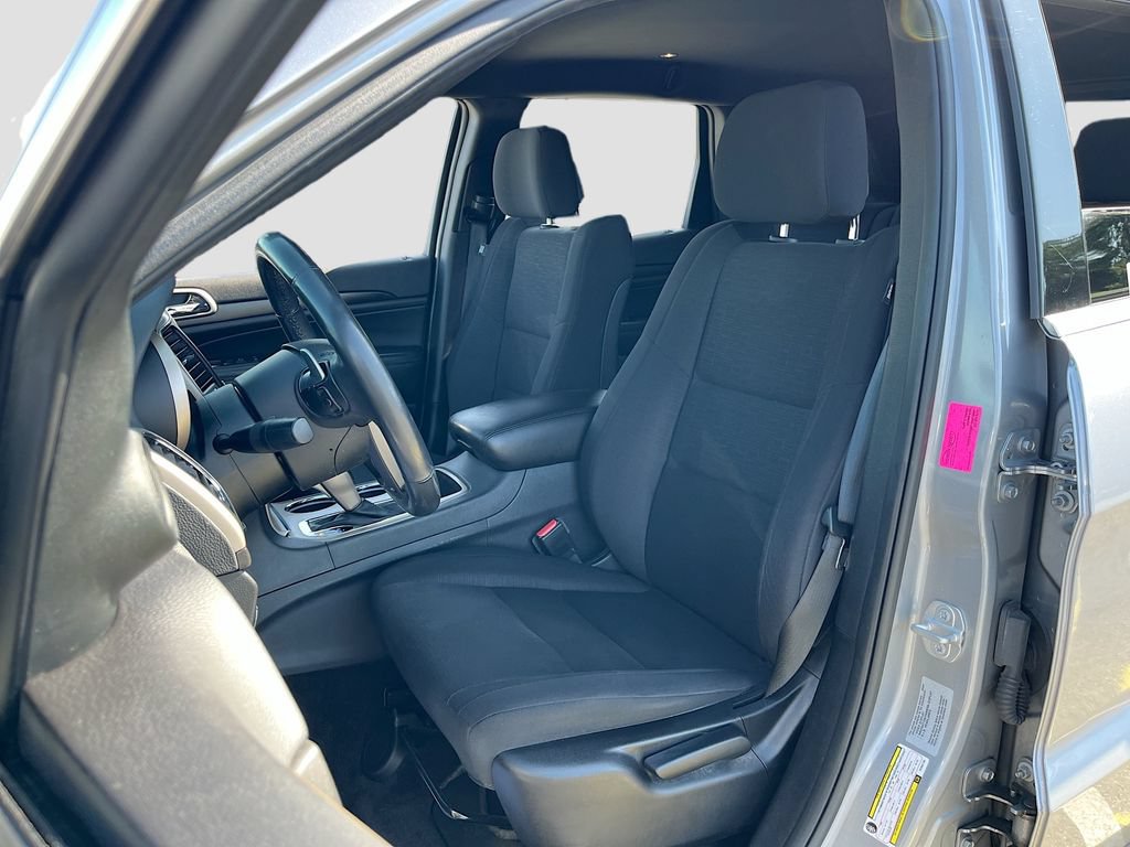 Certified 2017 Jeep Grand Cherokee Laredo AWD/4WD image 19